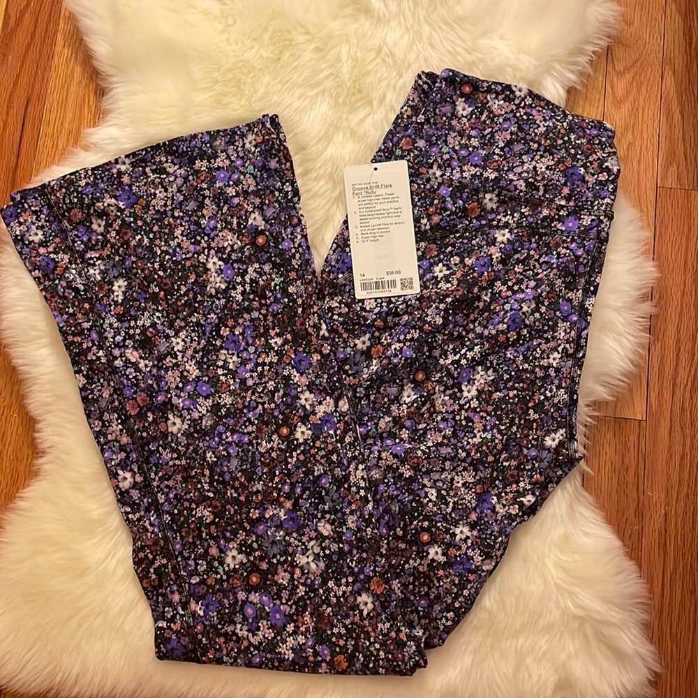 Lululemon Groover Super High Rise Flare Pant size 14 32.5”